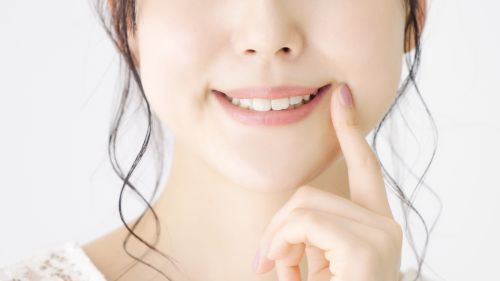 詰め物や銀歯を目立たなくしたい方